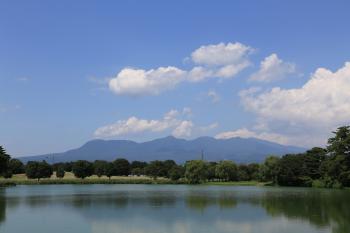 大室公園・五料沼と赤城山