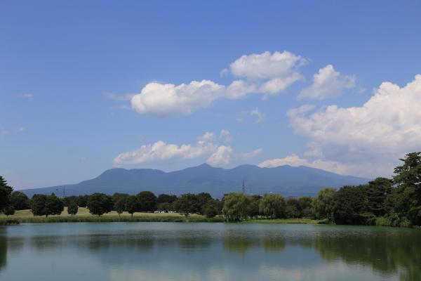 大室公園・五料沼と赤城山